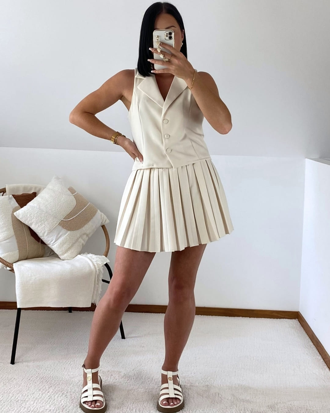 Ensemble: gilet et jupe-short