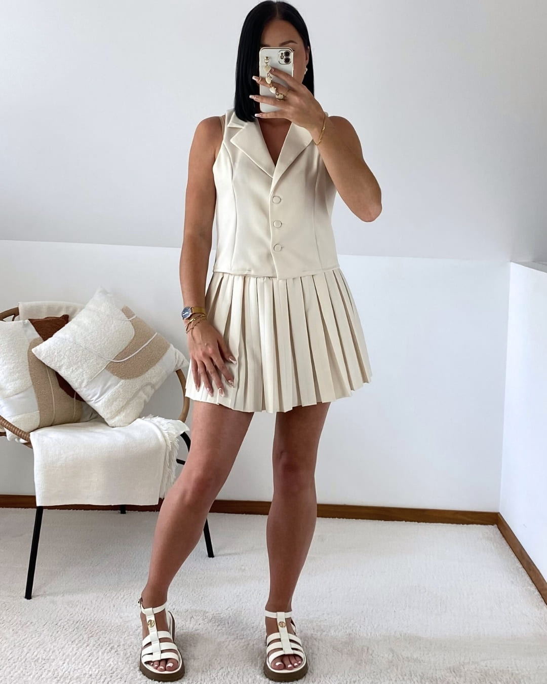 Ensemble: gilet et jupe-short