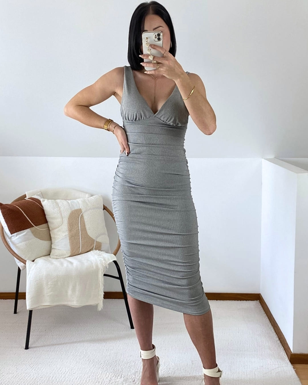 Robe drapée col V