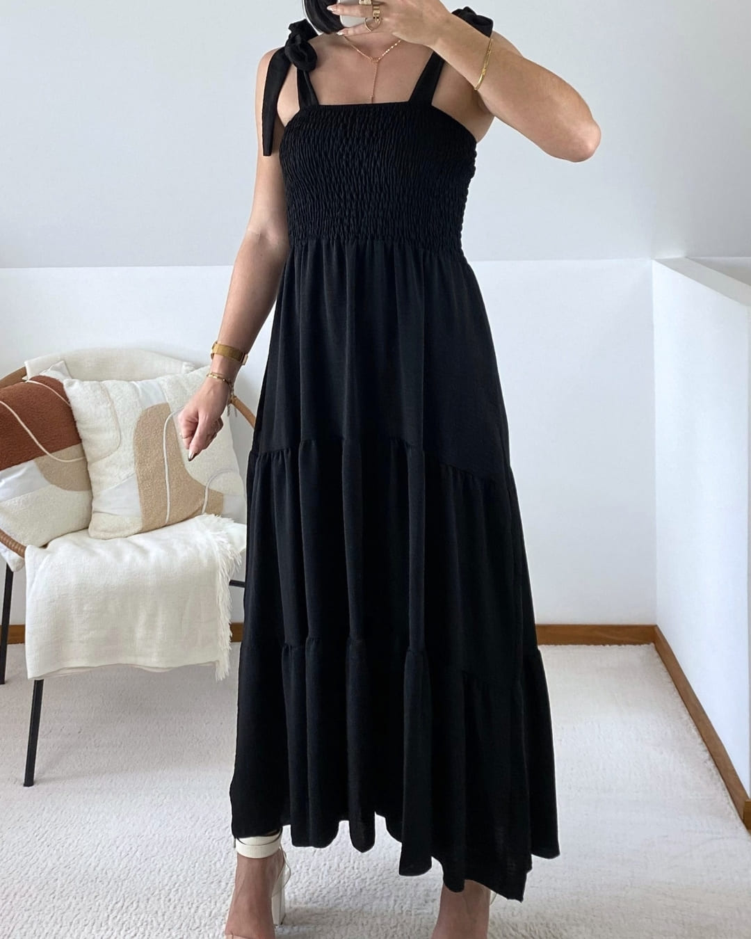 Robe longue à bretelles nouées