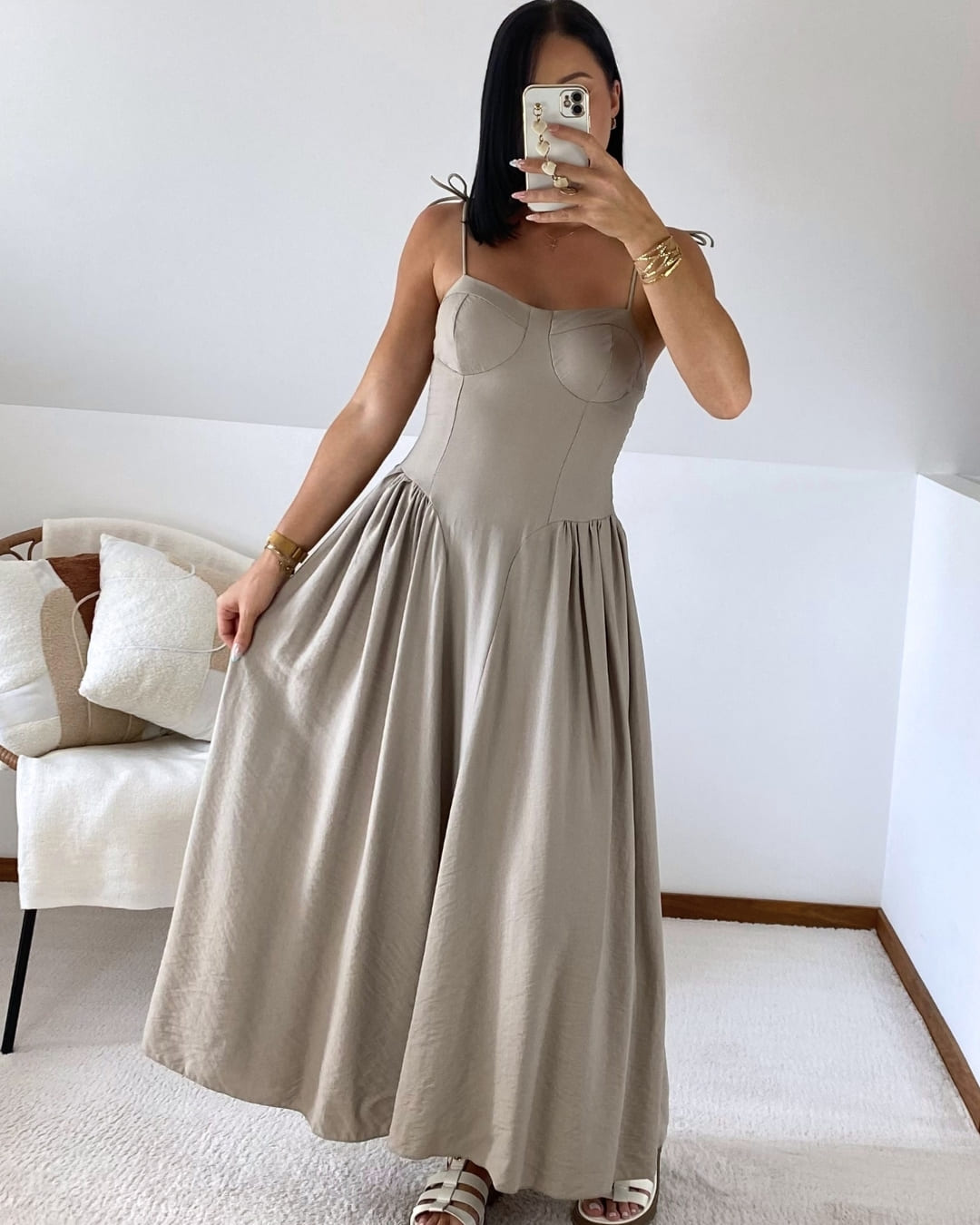 Robe longue à bretelles nouées
