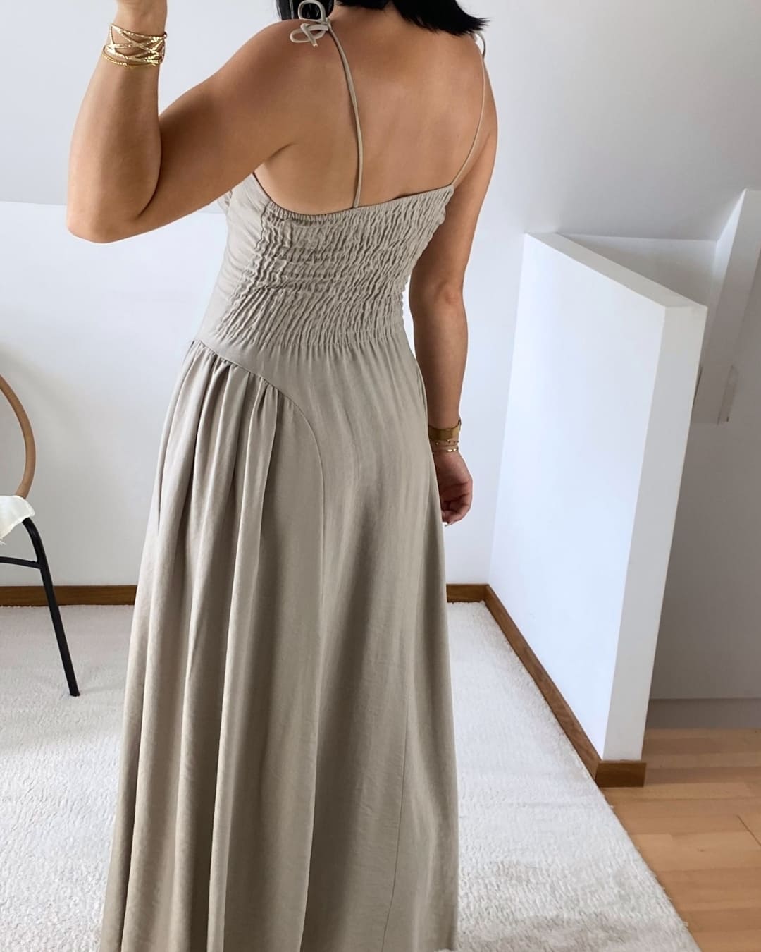 Robe longue à bretelles nouées