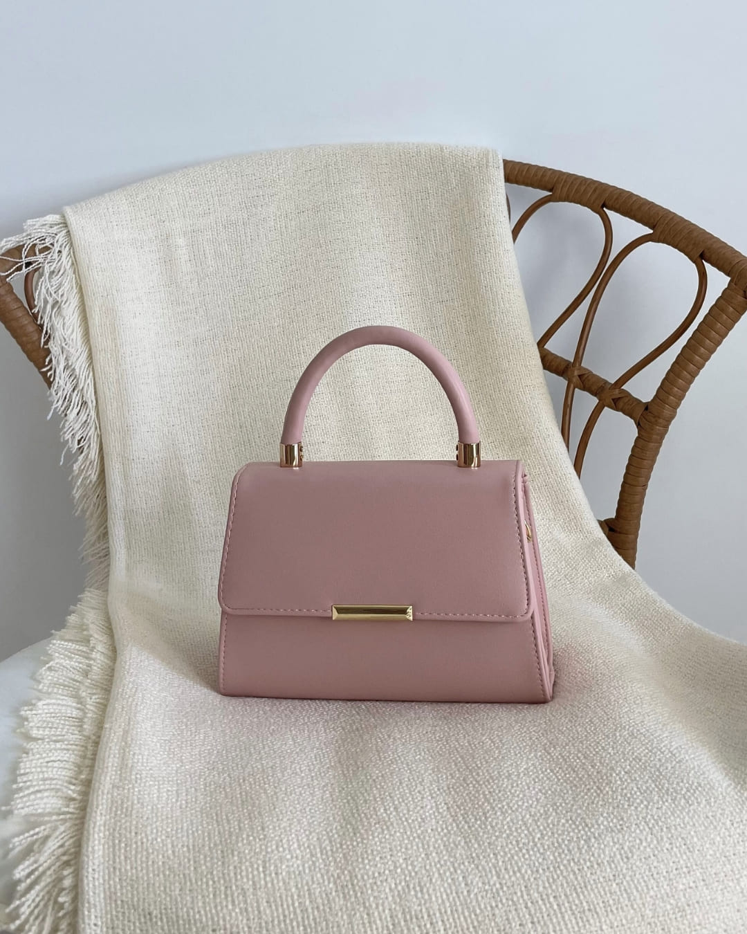 Sac à main détails dorés