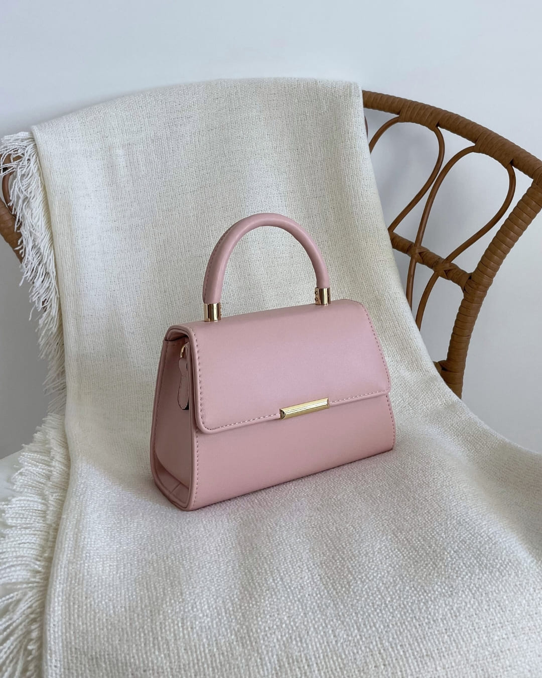 Sac à main détails dorés