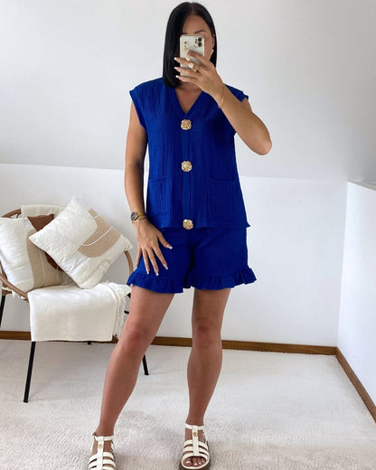 Ensemble: top à boutons dorés et short