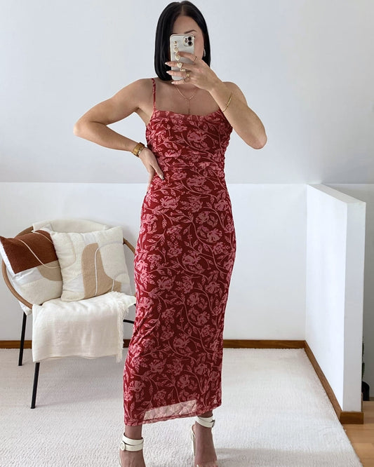 Robe longue fleurie à fines bretelles