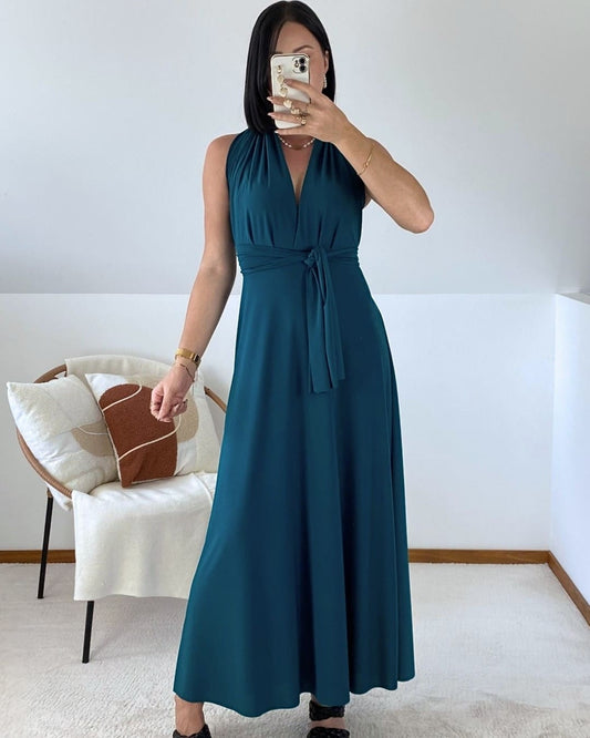 Flowing dress with adjustable straps