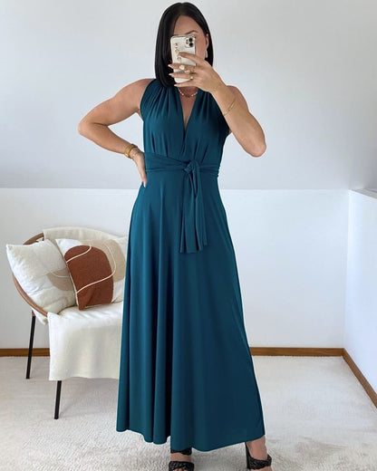 Flowing dress with adjustable straps