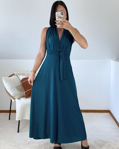 Flowing dress with adjustable straps