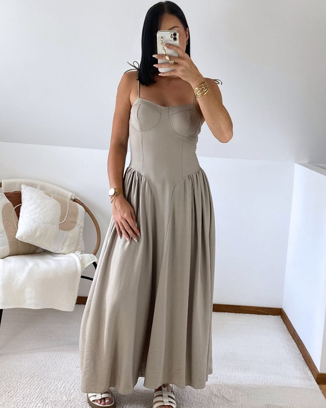 Robe longue à bretelles nouées
